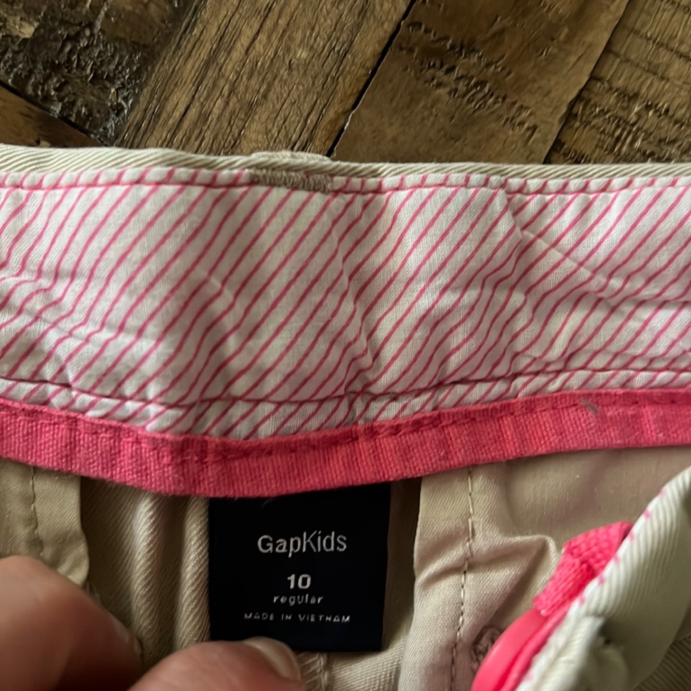 GAP girls 10 khaki pants with buttoned pockets - Picture 3 of 6